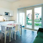 Peloni Aparthotel 4*