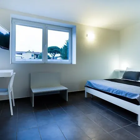 Peloni Aparthotel 4*