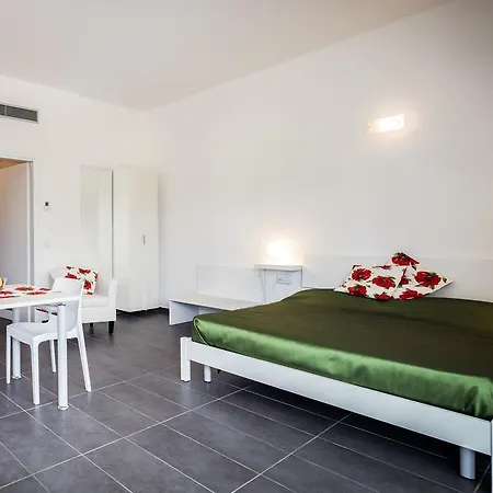 Peloni Aparthotel